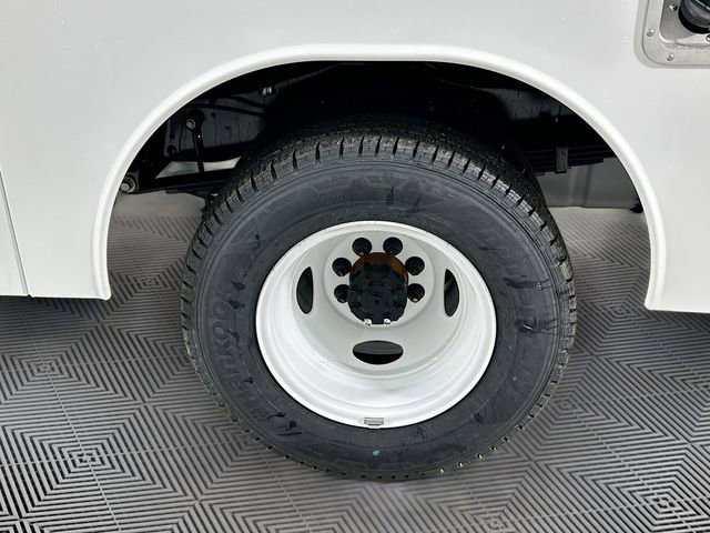 New 2026 Ford E-350 and Econoline 350 Super Duty w/ Power Equipment Group image 15