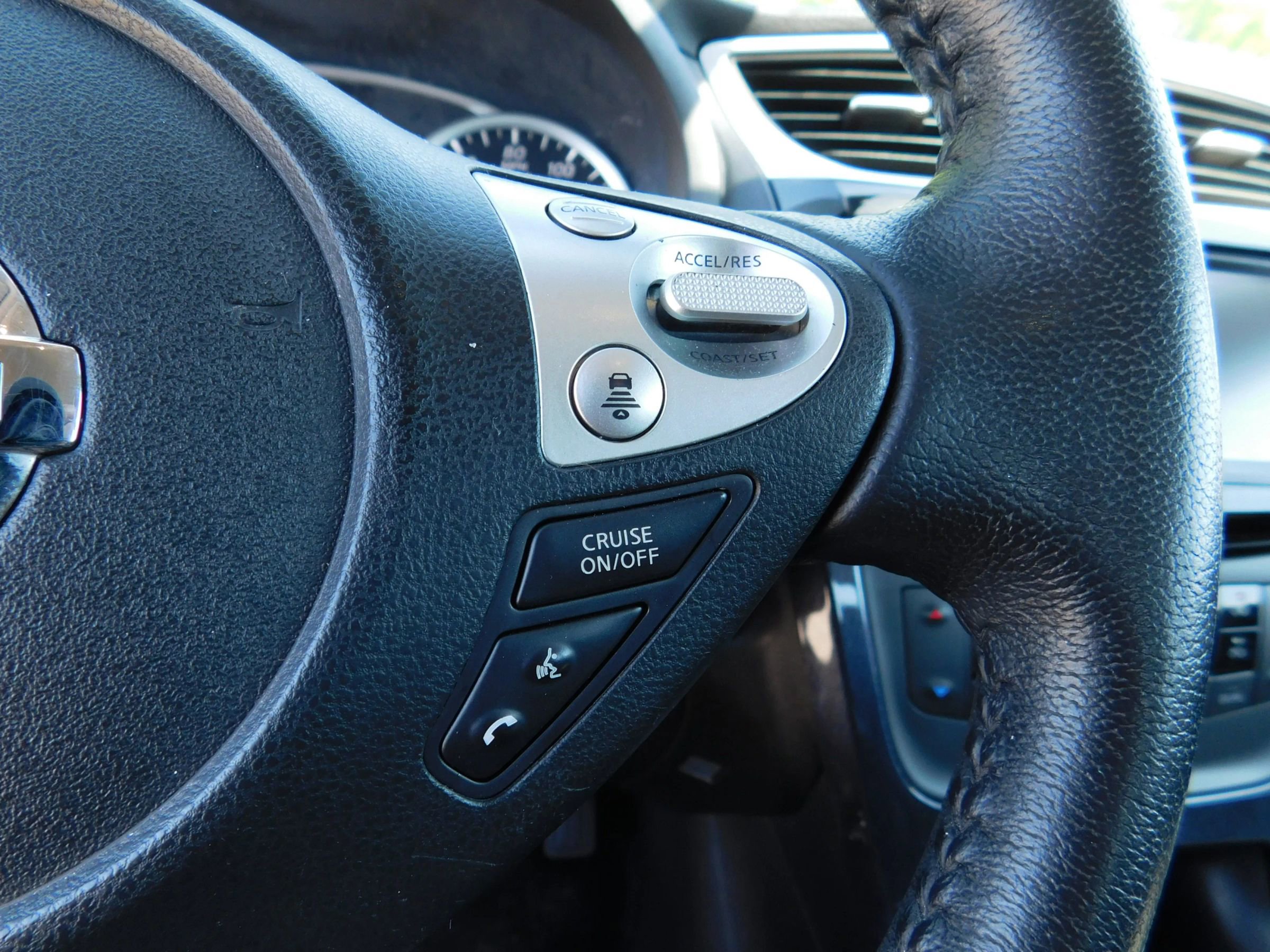 Used 2019 Nissan Sentra SR FWD image 17