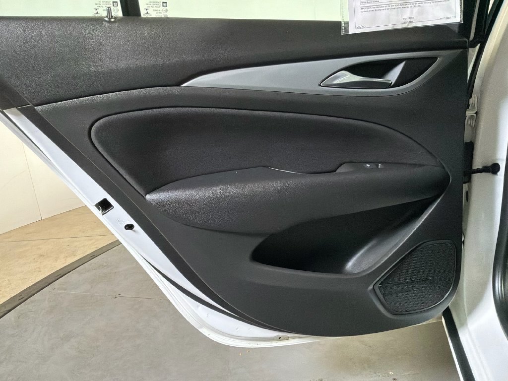 Used 2019 Buick Regal Preferred w/ Driver Confidence Package I FWD image 19