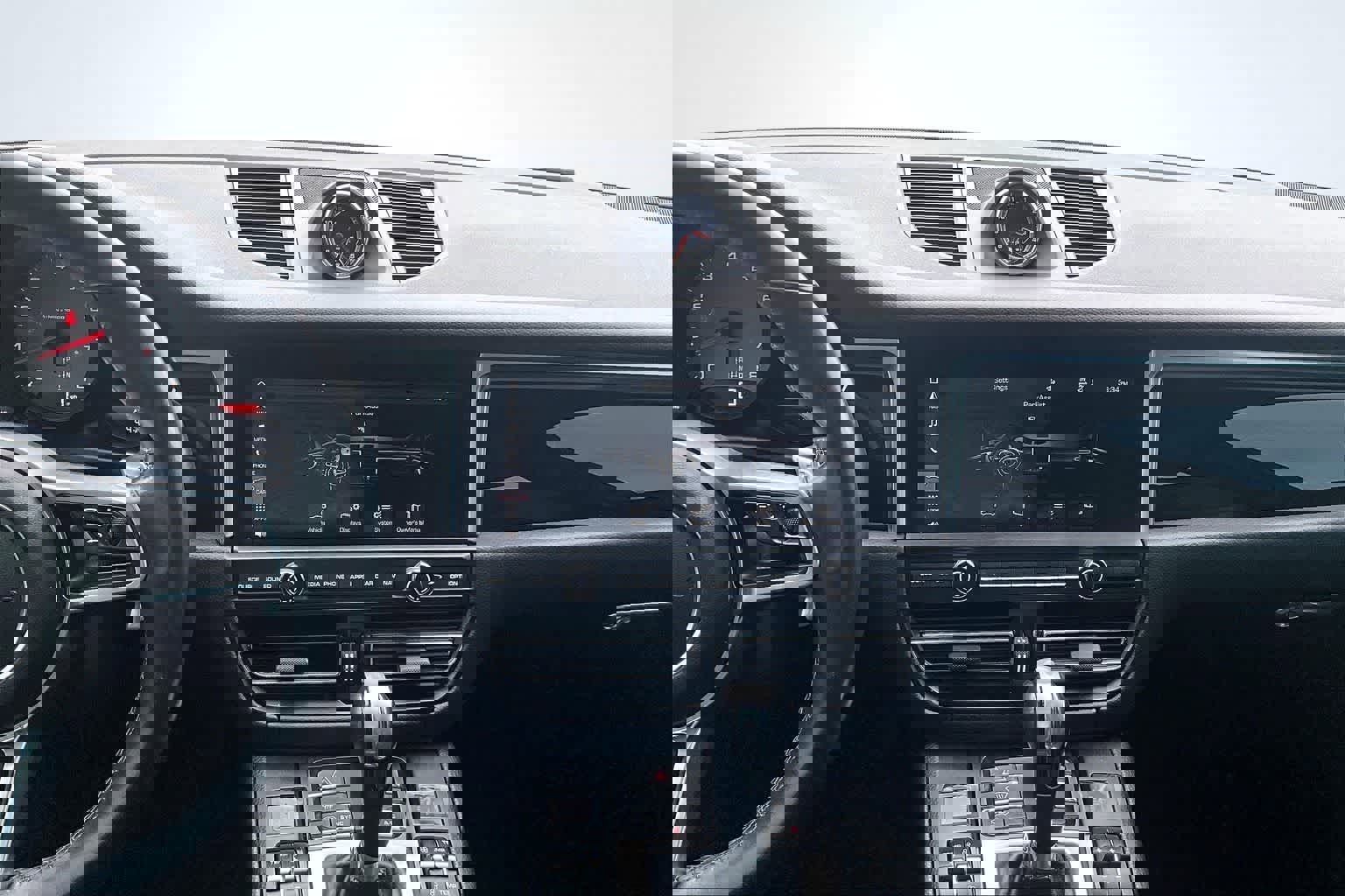 Used 2020 Porsche Macan S image 16