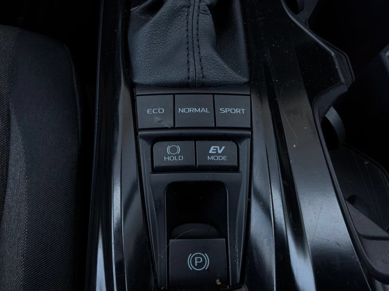 Used 2025 Toyota Camry LE FWD image 22