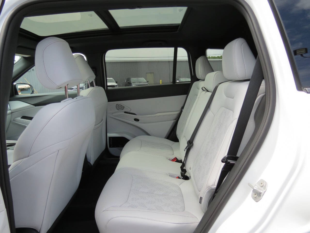New 2026 Jeep Cherokee Overland AWD/4WD image 19