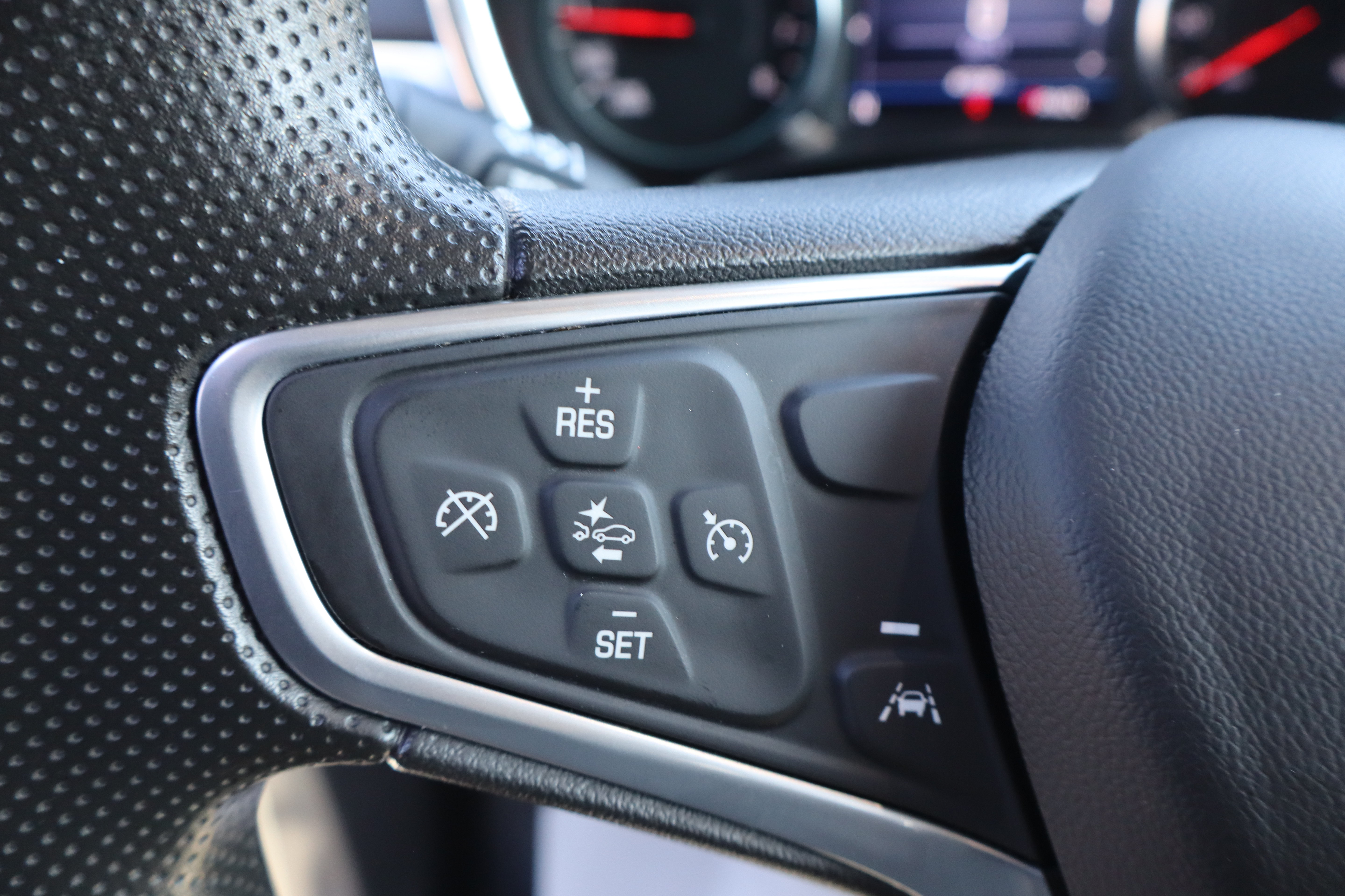 Used 2023 Chevrolet Equinox LT w/ LPO, Floor Liner Package AWD/4WD image 16