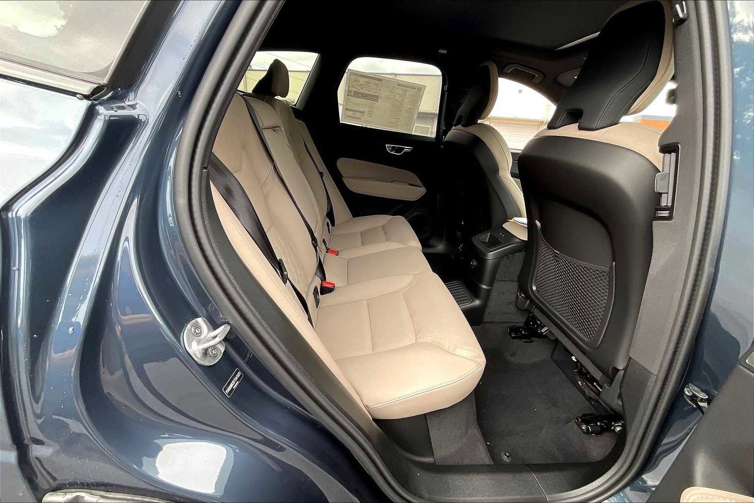 New 2026 Volvo XC60 T8 Plus w/ Protection Package Premier image 27