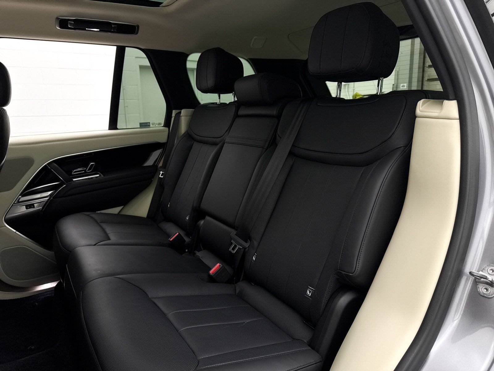 Used 2023 Land Rover Range Rover SE AWD/4WD image 42