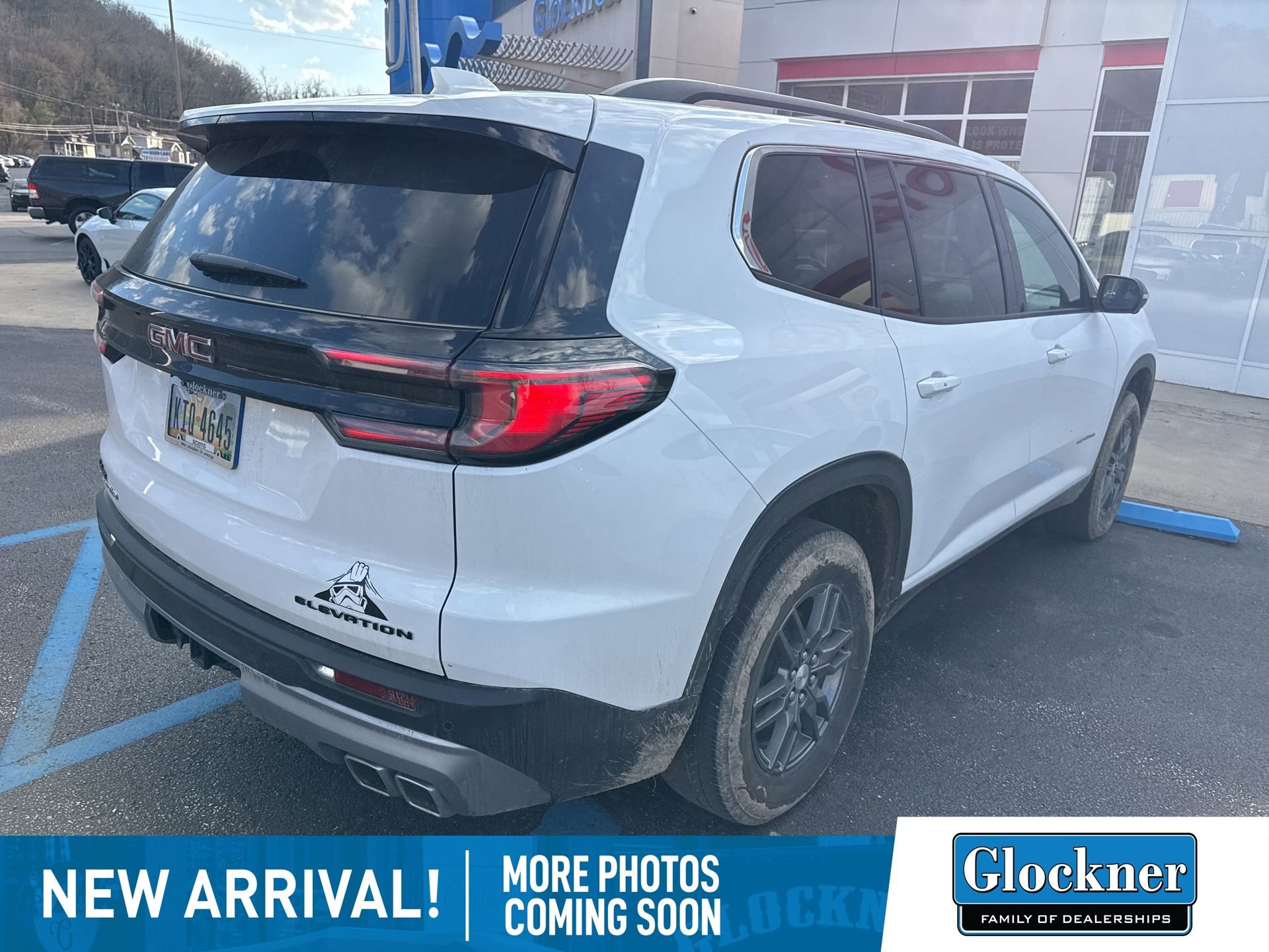 Used 2025 GMC Acadia Elevation image 5