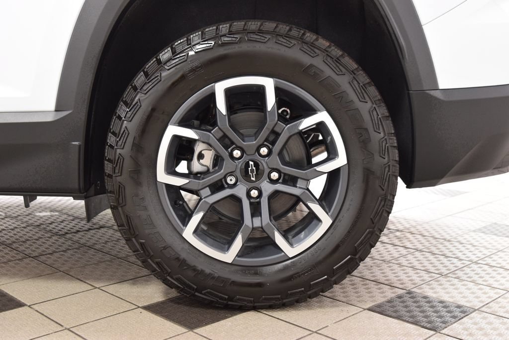 New 2027 Chevrolet Equinox ACTIV w/ Safety and Technology Package AWD/4WD image 28