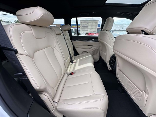New 2025 Jeep Grand Cherokee Limited image 33