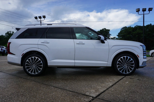 New 2027 Hyundai Palisade Calligraphy FWD image 3