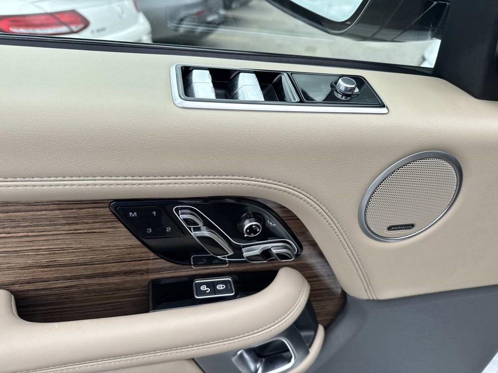 Used 2019 Land Rover Range Rover HSE image 20