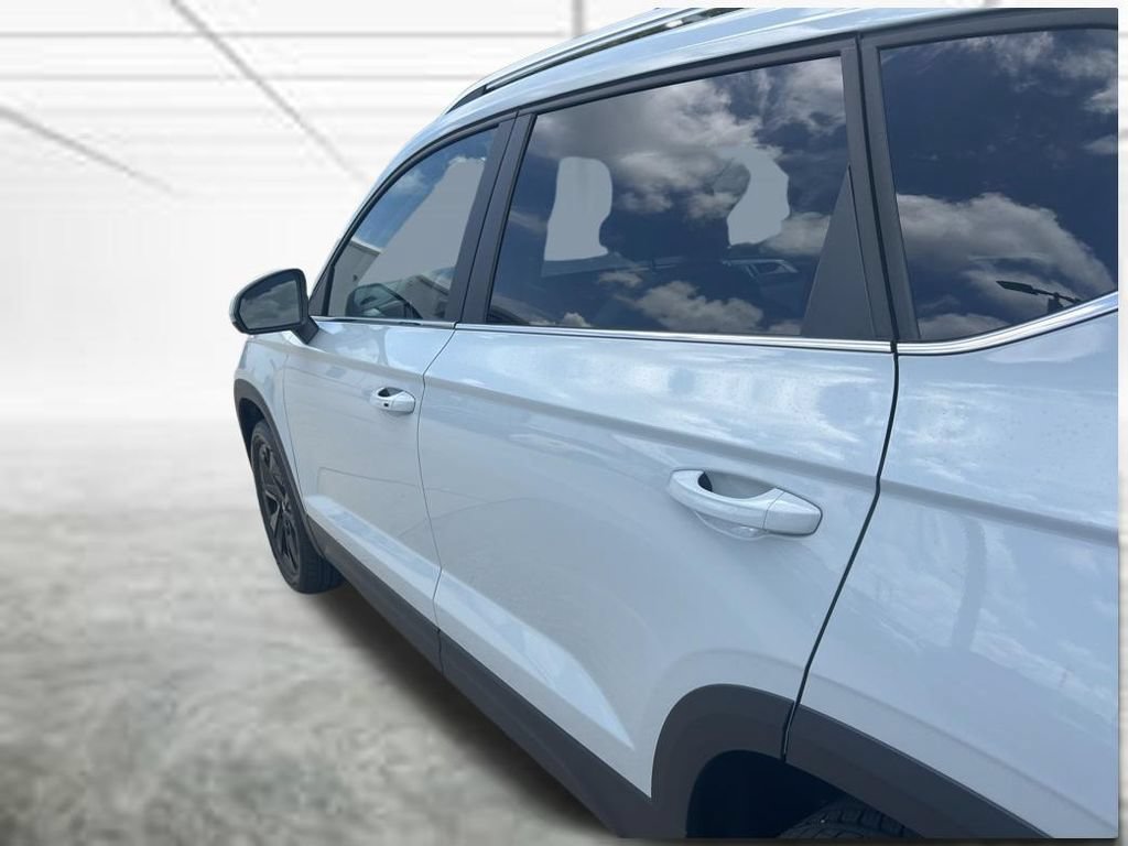 New 2026 Volkswagen Taos SE FWD image 28