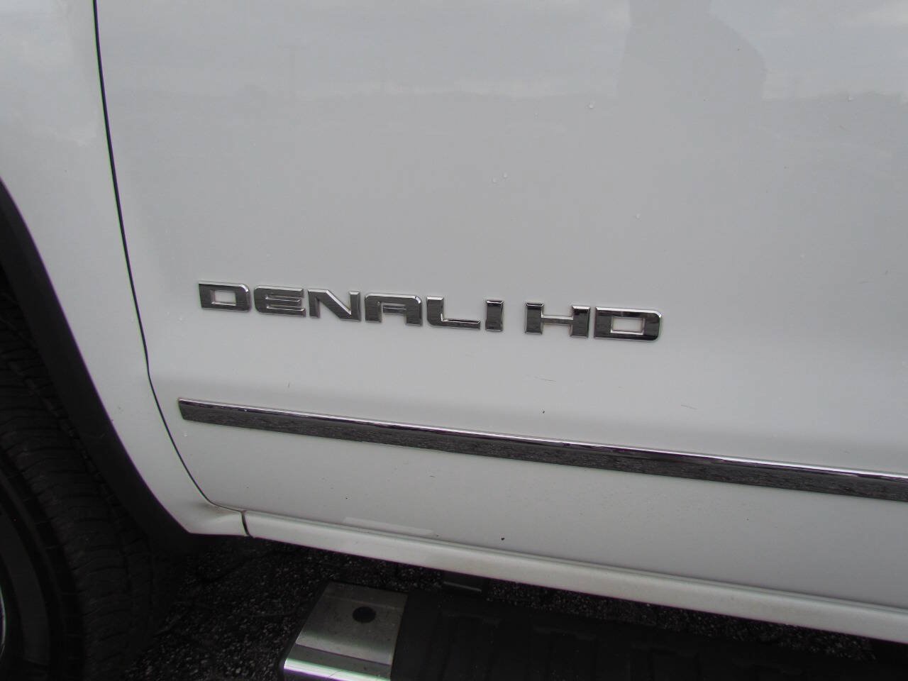 Used 2019 GMC Sierra 2500 Denali w/ Duramax Plus Package AWD/4WD image 29