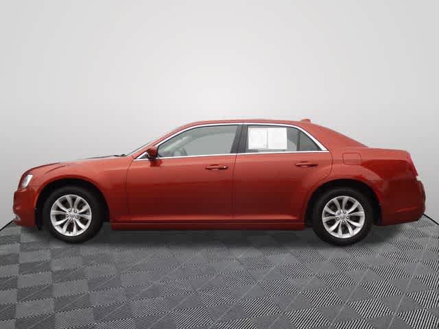 Used 2021 Chrysler 300 Touring RWD image 2