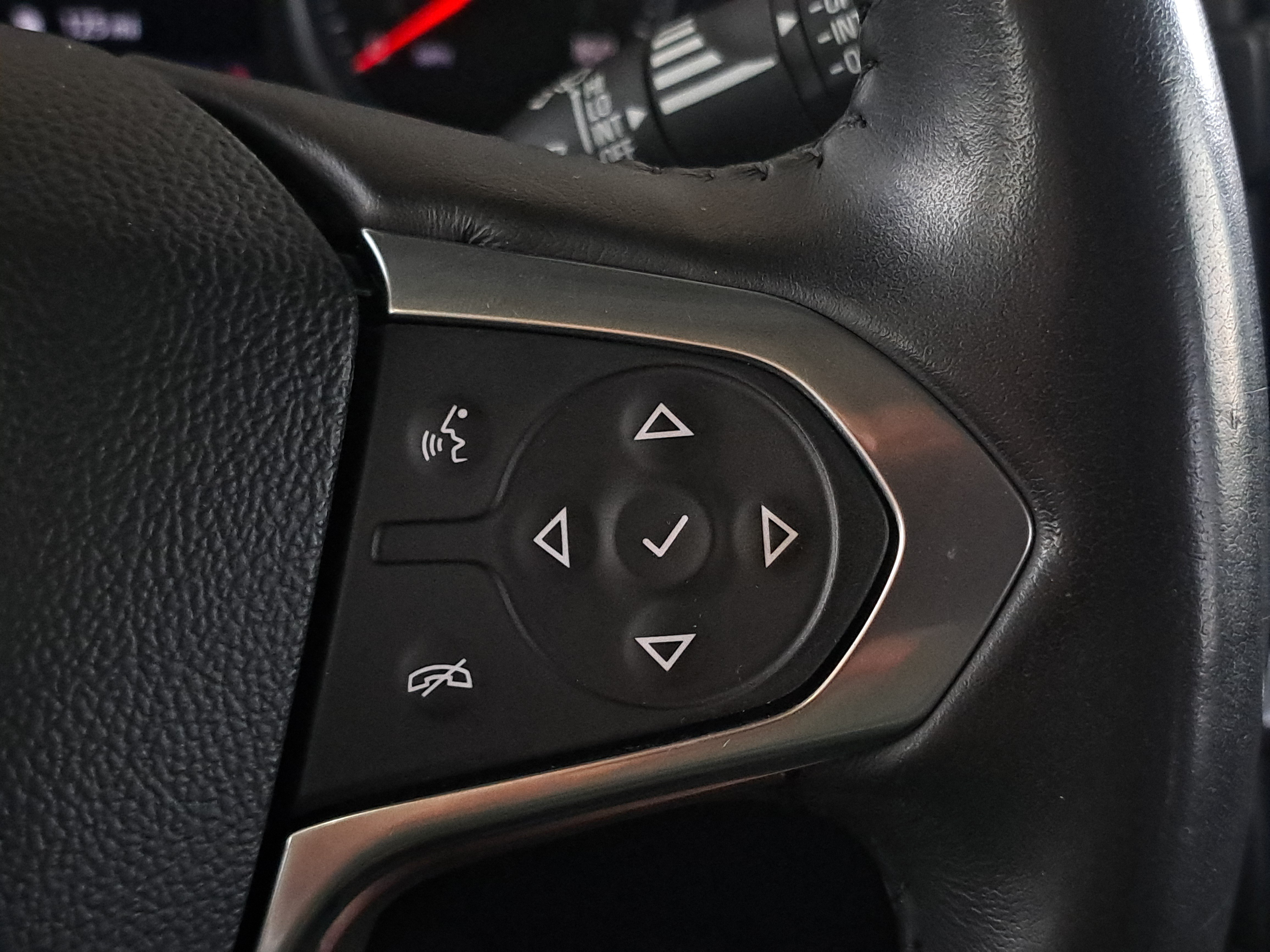 Used 2020 Chevrolet Traverse RS FWD image 24