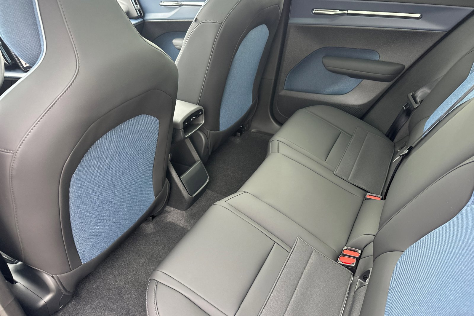 New 2026 Volvo EX30 Plus w/ Climate Package AWD/4WD image 10