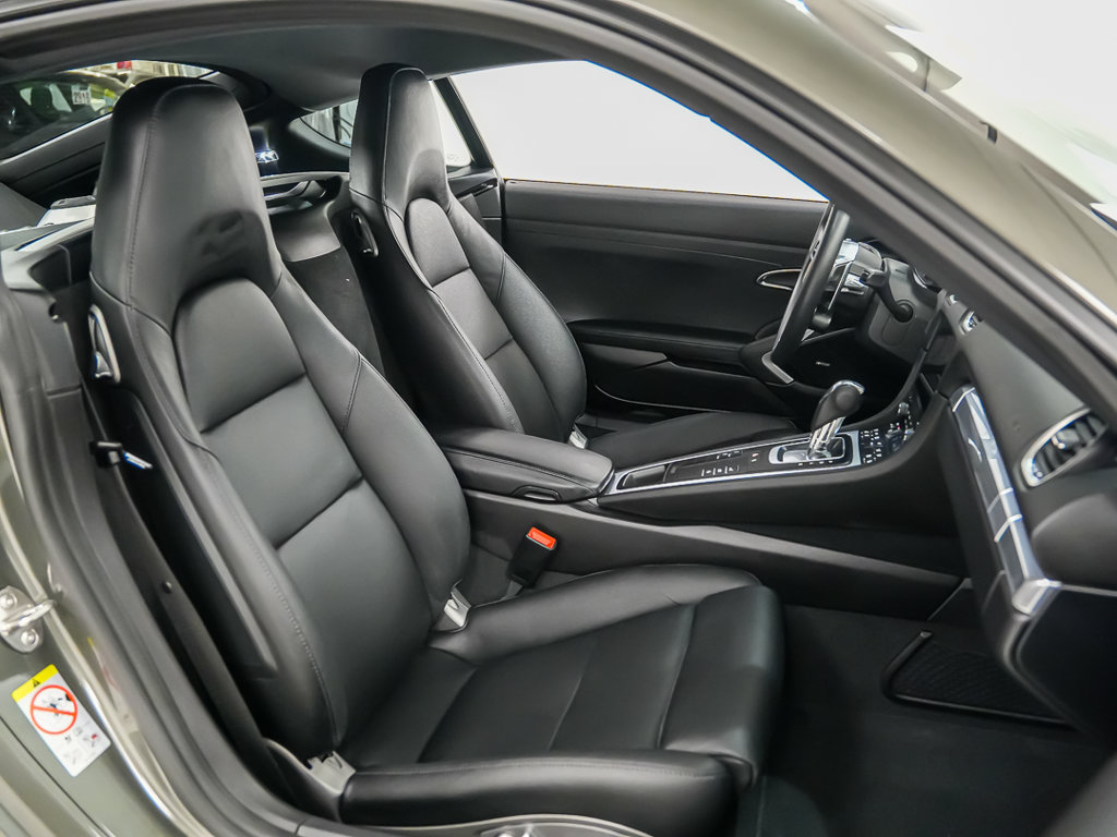 Used 2025 Porsche 718 Cayman S RWD image 18