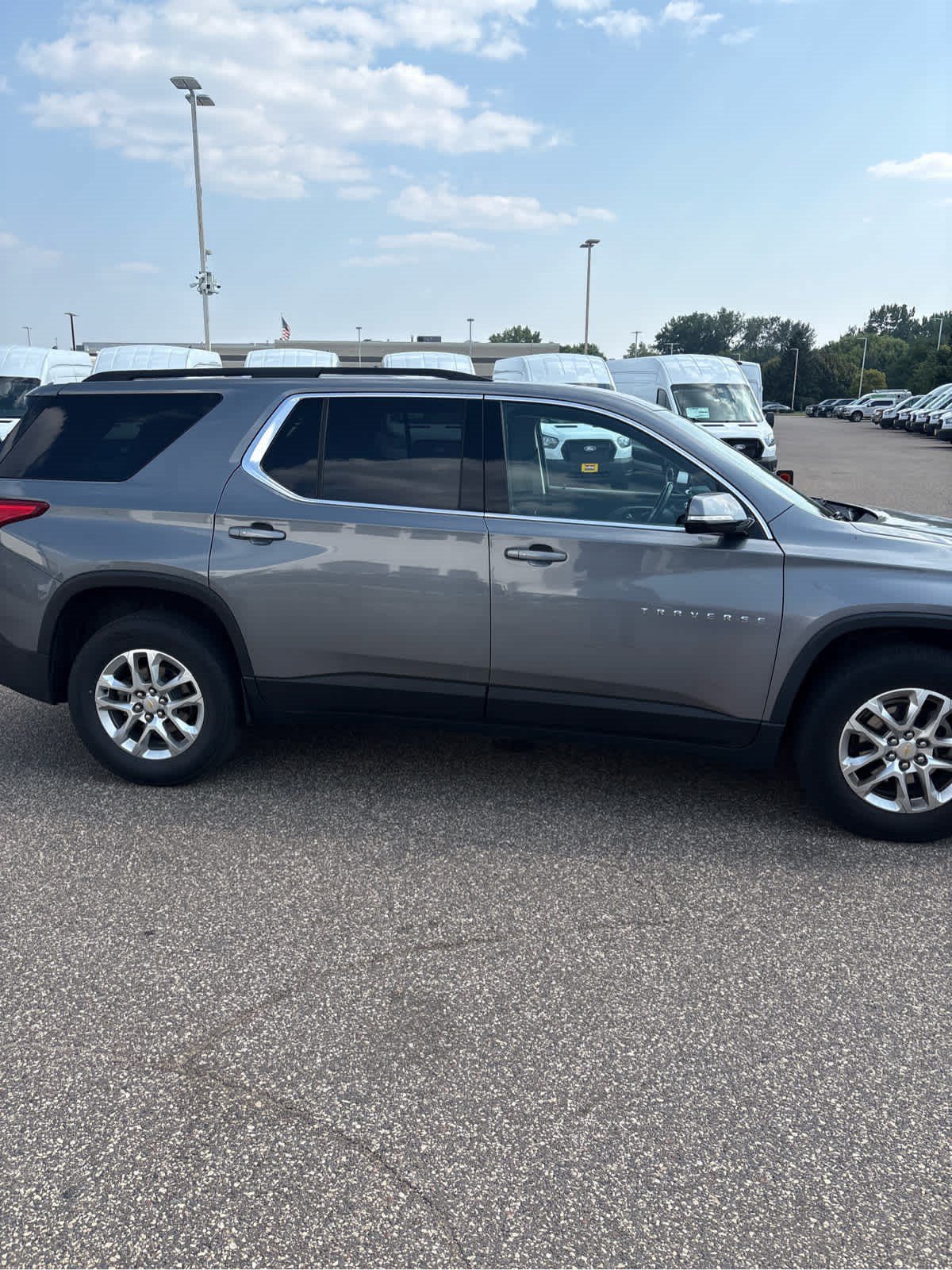 Used 2019 Chevrolet Traverse LT w/ LPO, Floor Liner Package AWD/4WD image 2