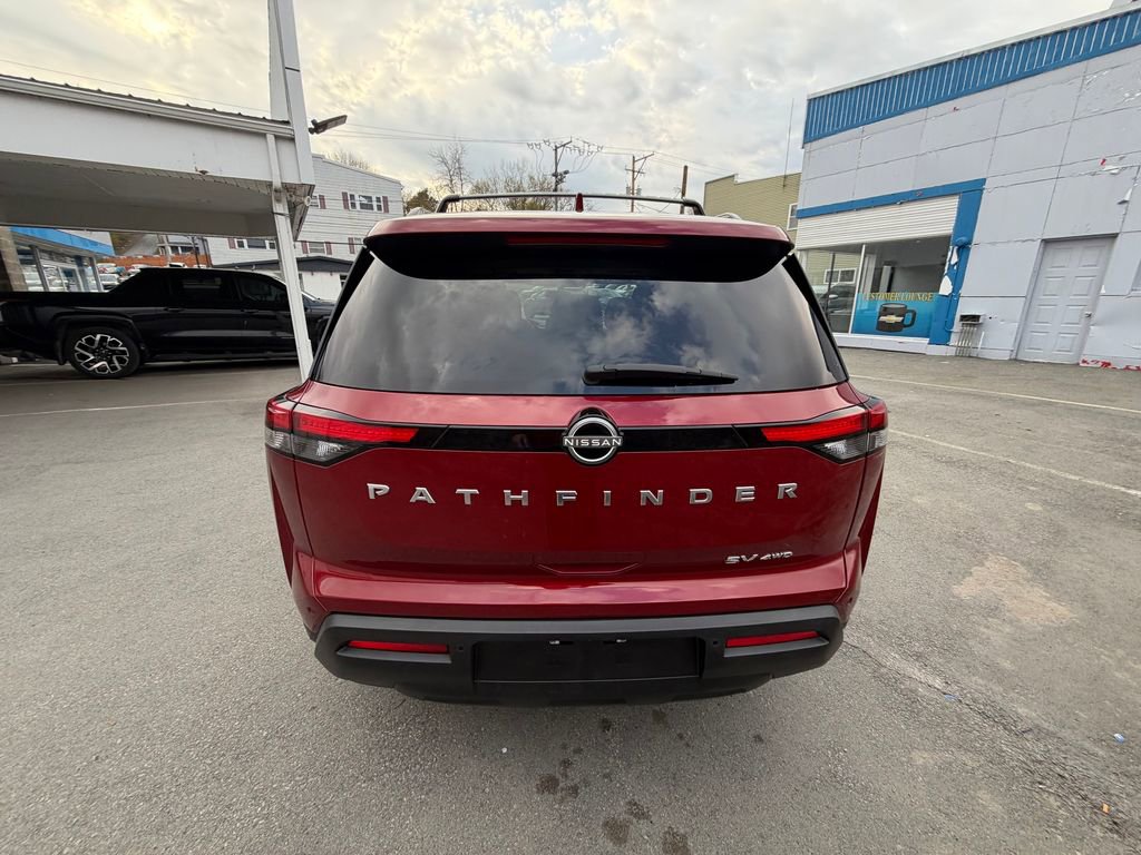 Used 2024 Nissan Pathfinder SV AWD/4WD image 4