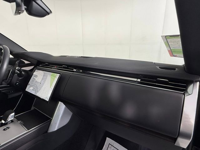 New 2025 Land Rover Range Rover SE image 32