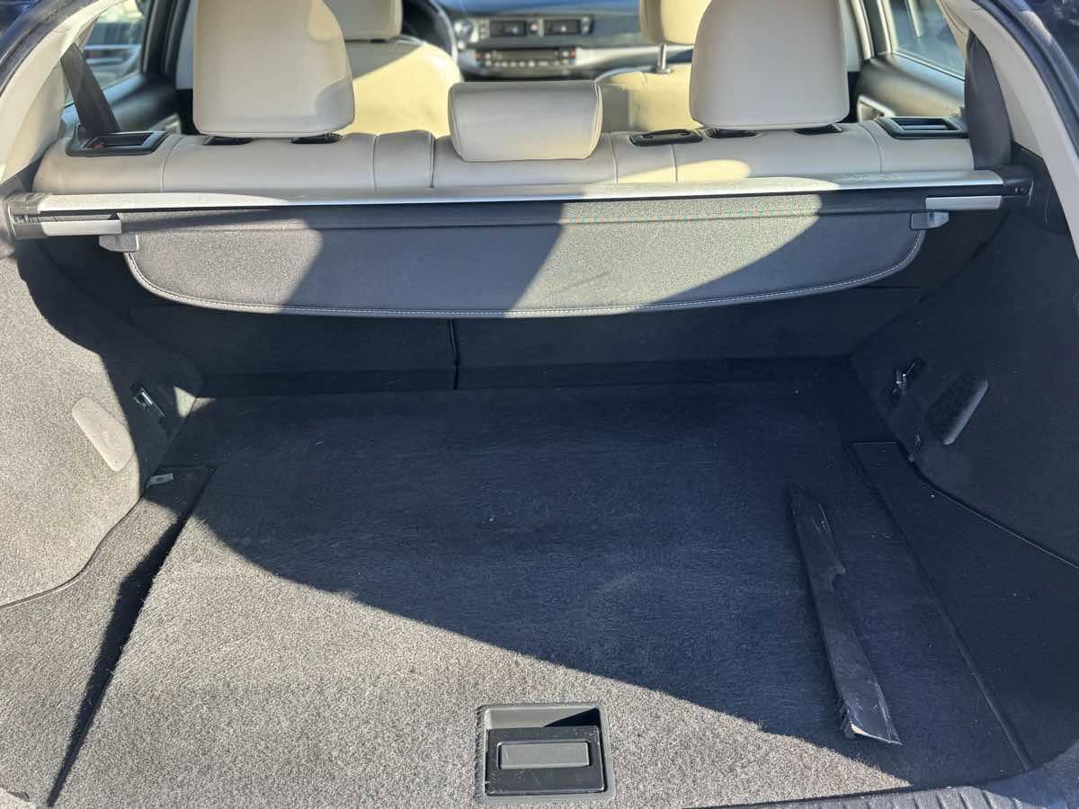 Used 2011 Lexus CT 200h image 10