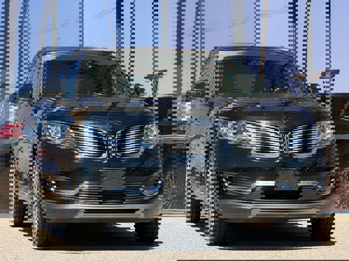 Used 2016 Lincoln MKX Reserve w/ Technology Package image 18