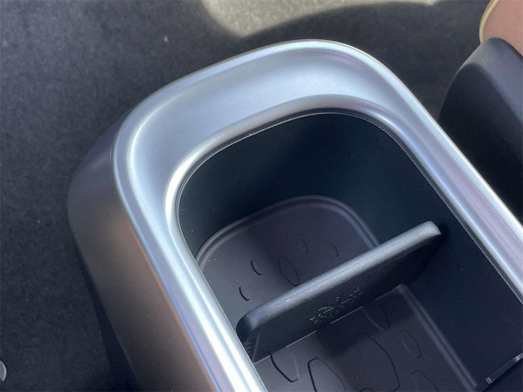 New 2025 Volkswagen ID. Buzz Pro S RWD image 29