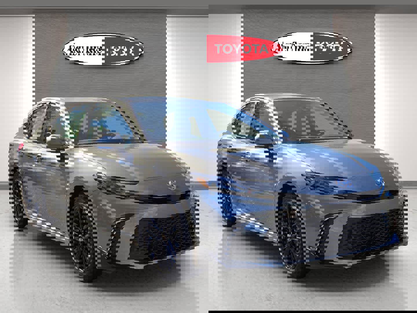 Used 2026 Toyota Camry SE w/ Convenience Package image 1