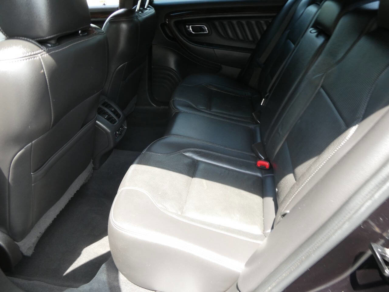 Used 2019 Ford Taurus Limited image 21