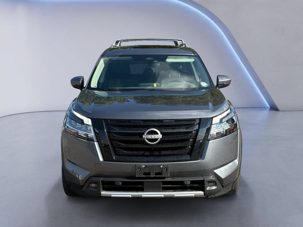 Used 2024 Nissan Pathfinder Platinum AWD/4WD image 8