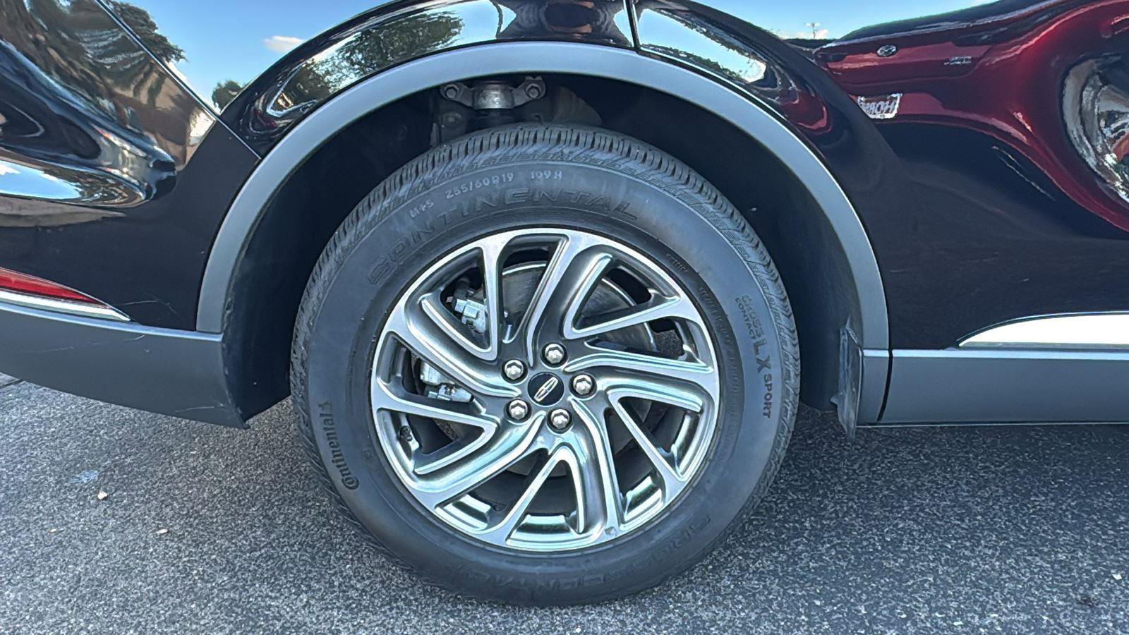 Used 2023 Lincoln Aviator 2WD w/ Class IV Trailer Tow Package image 6