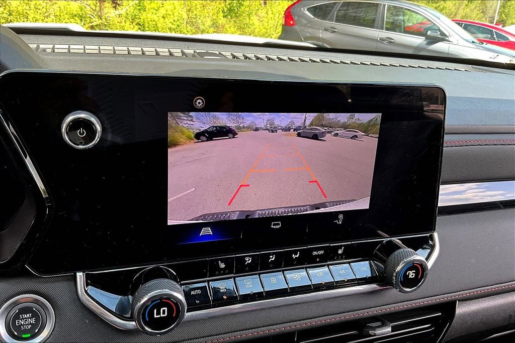 Used 2024 Chevrolet Colorado Z71 w/ Z71 Convenience Package 2 image 11