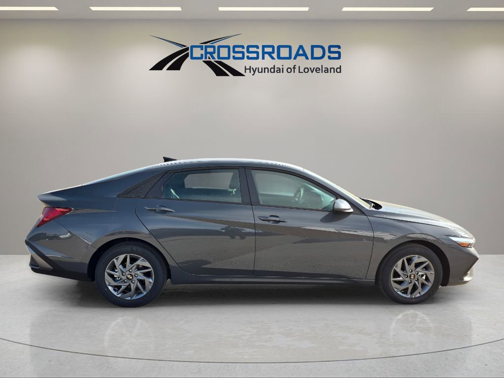 New 2025 Hyundai Elantra Blue image 6