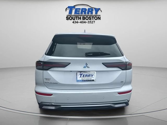 Used 2025 Mitsubishi Outlander SE FWD image 4