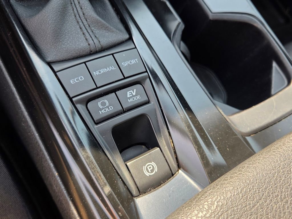 Certified 2025 Toyota Camry LE FWD image 23