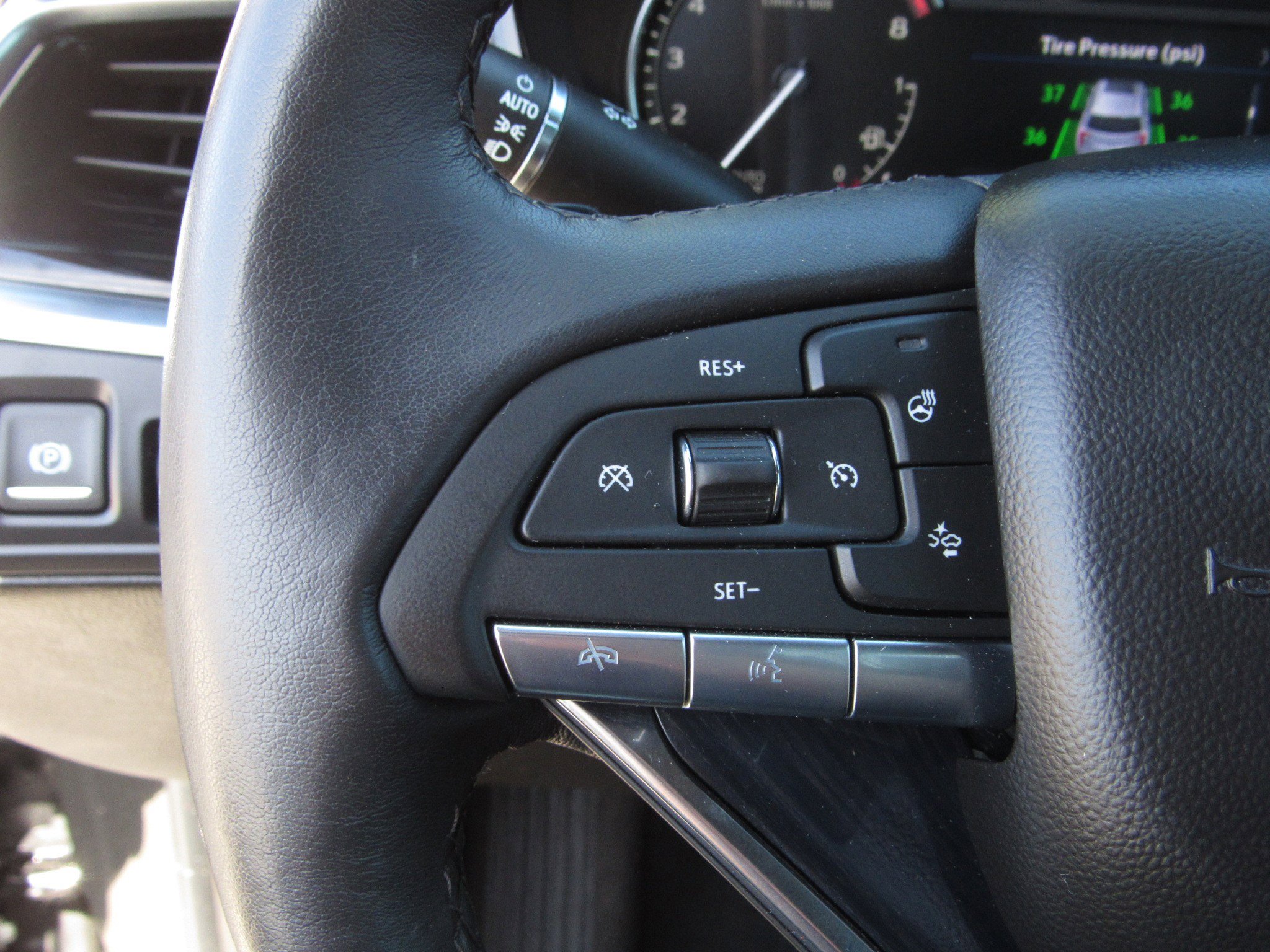 Used 2024 Cadillac XT6 Premium Luxury image 26