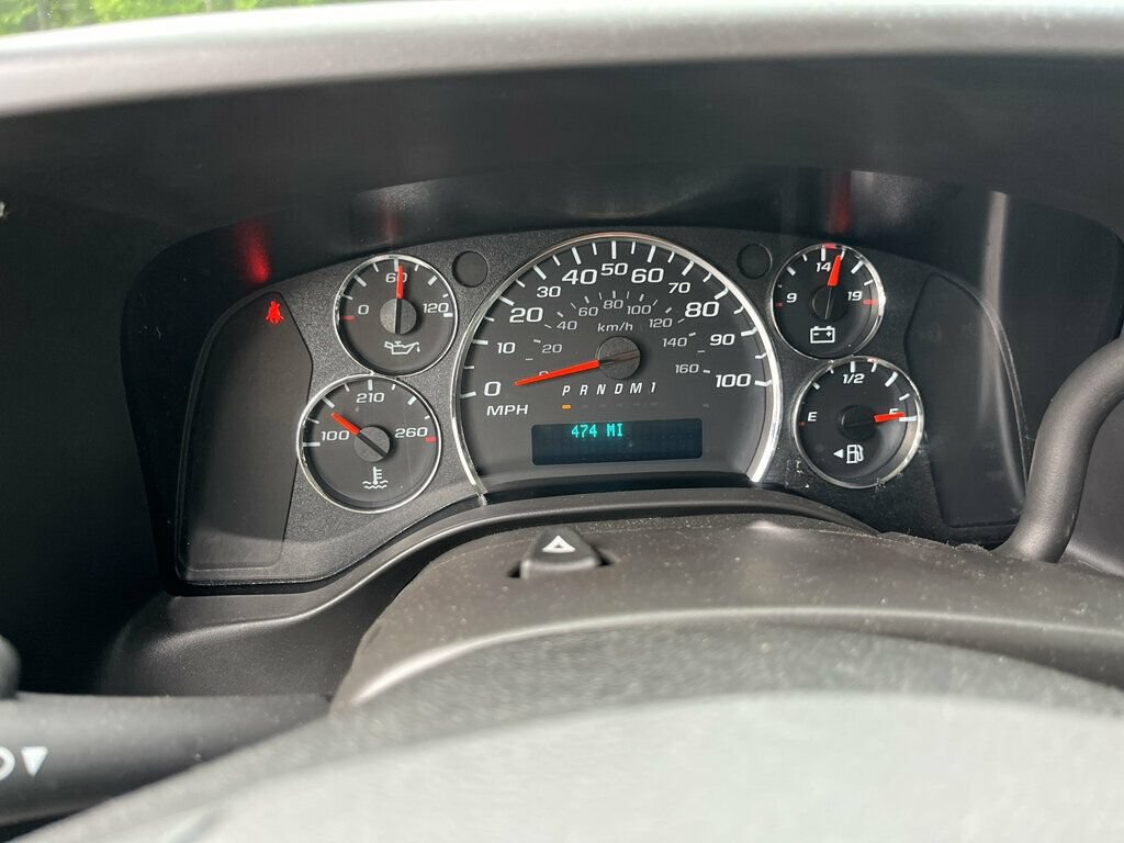 Used 2025 Chevrolet Express 2500 w/ Driver Convenience Package RWD image 31