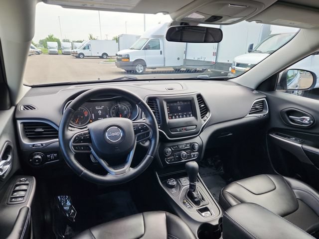 Used 2019 Jeep Cherokee Latitude Plus w/ Cold Weather Group AWD/4WD image 33