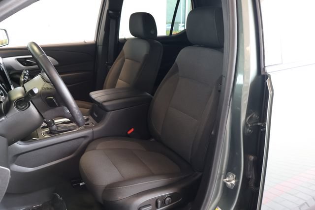 Used 2022 Chevrolet Traverse LT FWD image 14