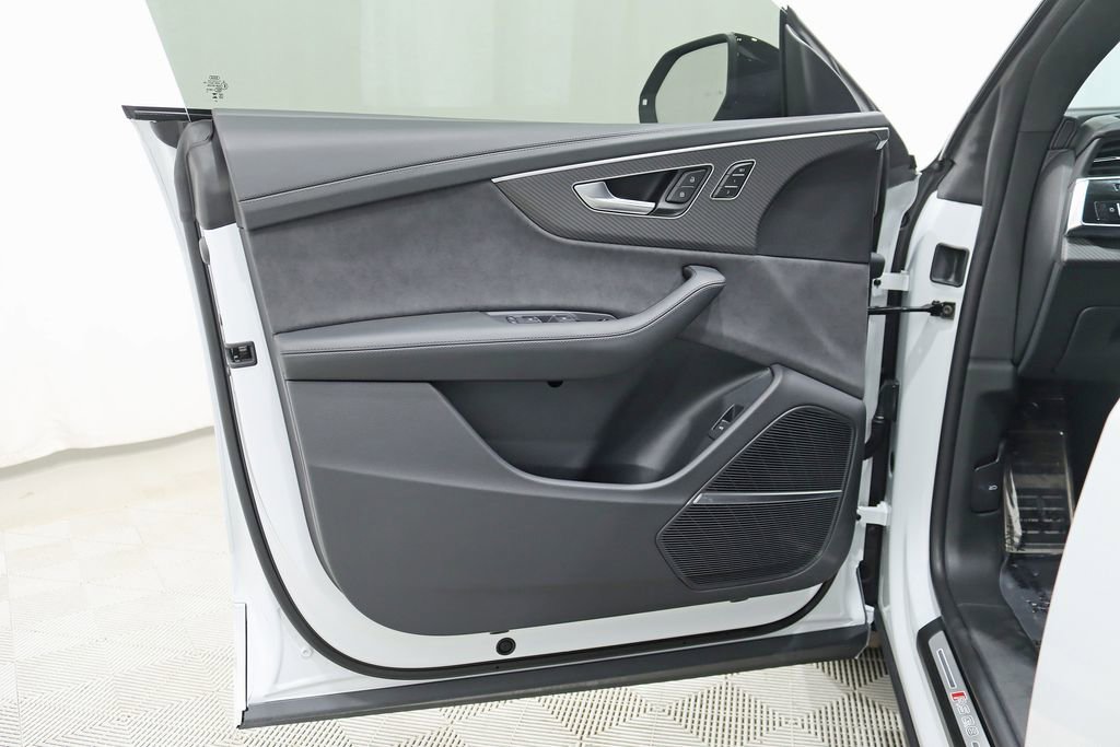 Used 2026 Audi RS Q8 performance image 36