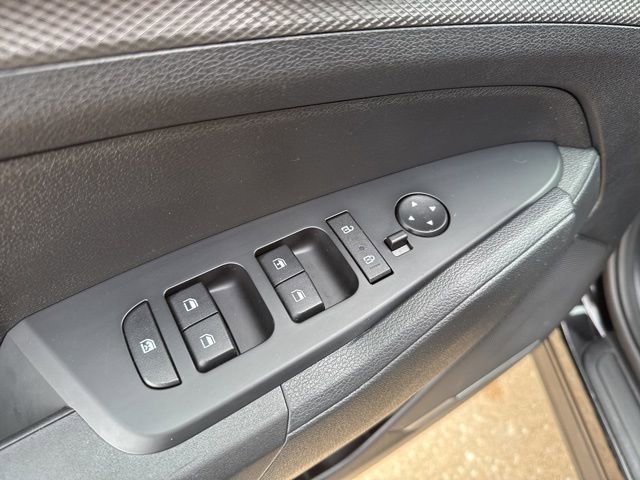 Used 2025 Kia Sportage LX image 10