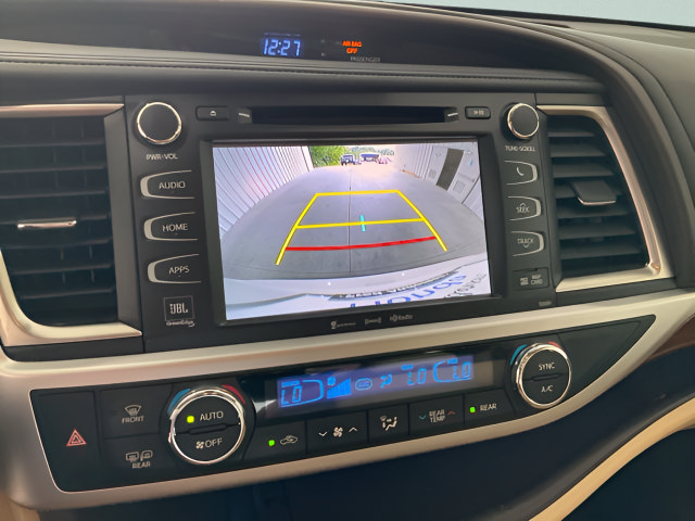 Used 2019 Toyota Highlander Limited FWD image 21