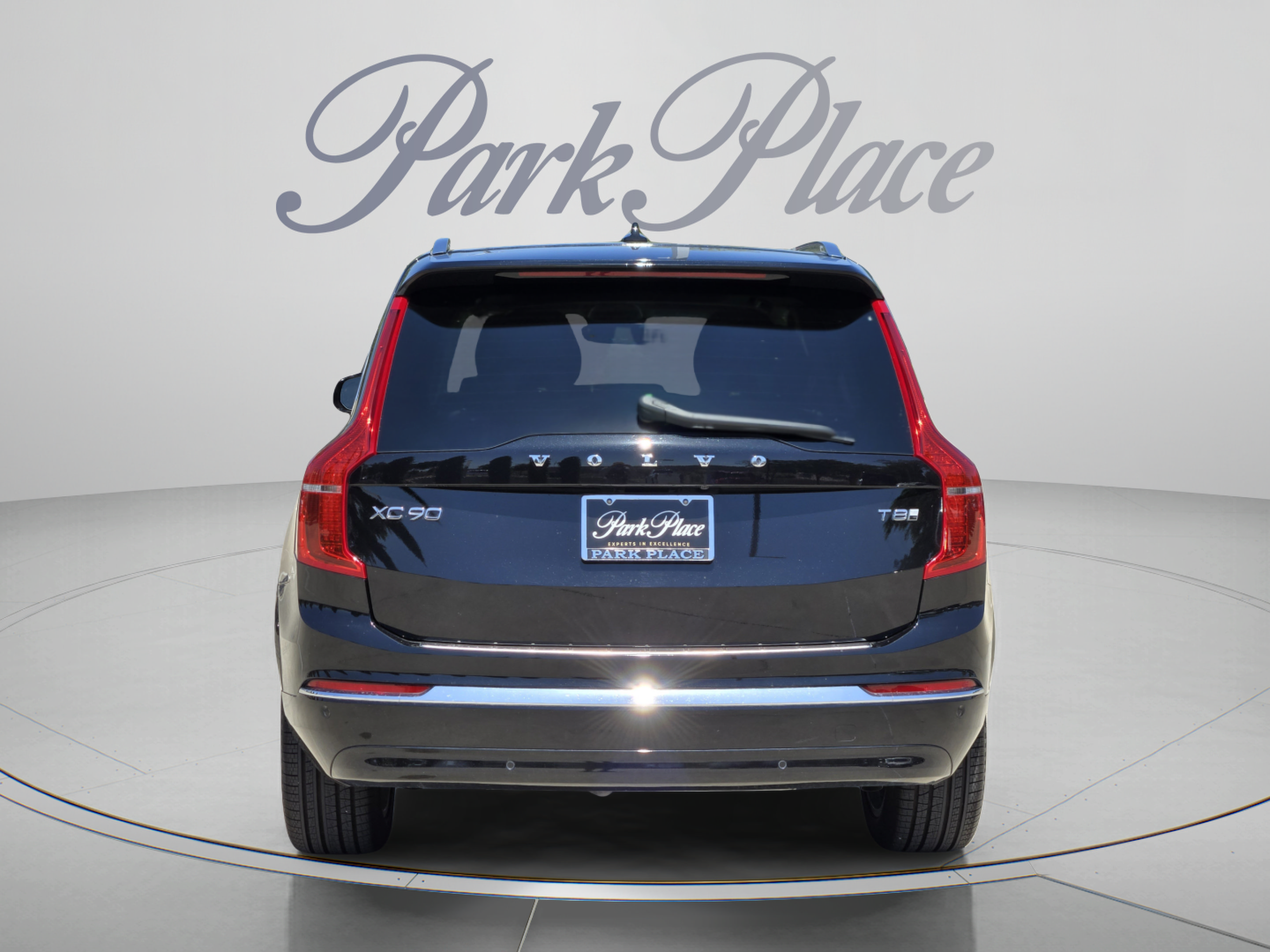 Used 2025 Volvo XC90 T8 Plus w/ Protection Package Premier AWD/4WD image 4