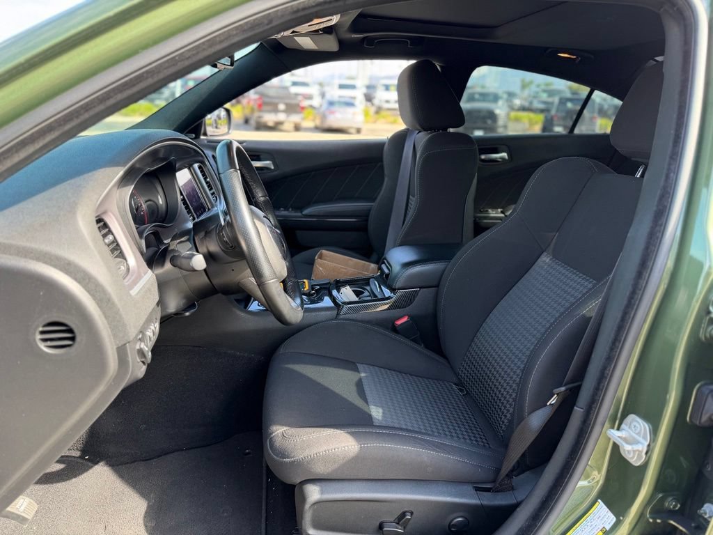 Used 2022 Dodge Charger R/T w/ Performance Handling Group RWD image 5