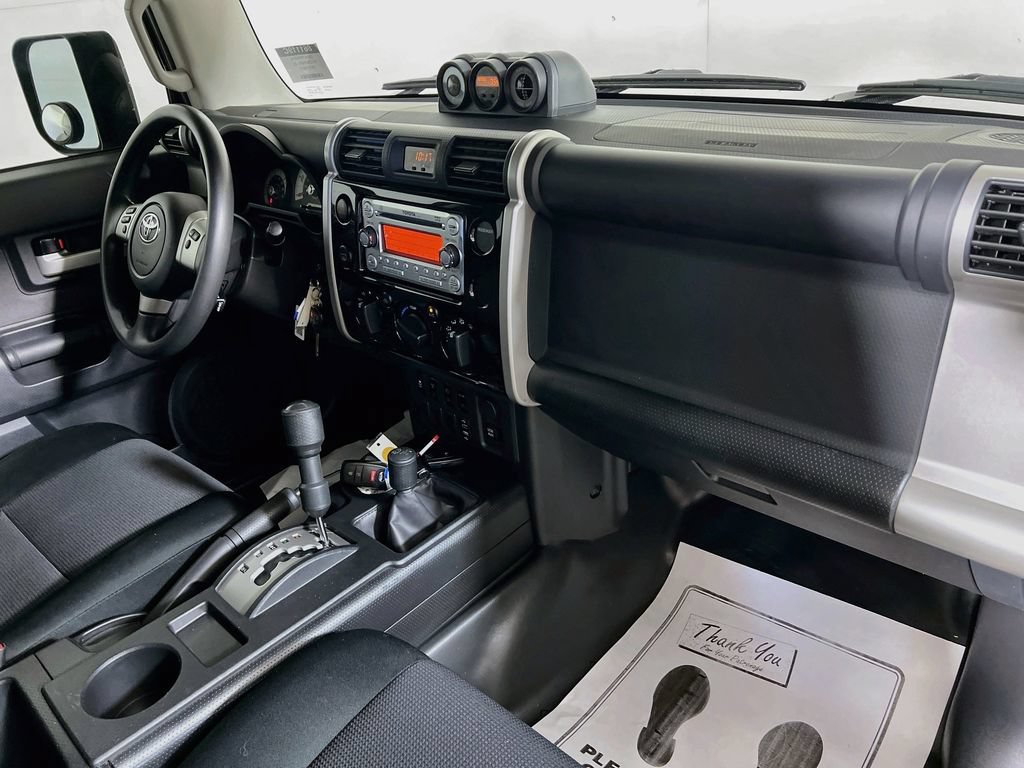 Used 2014 Toyota FJ Cruiser 4WD w/ Convenience Package image 25