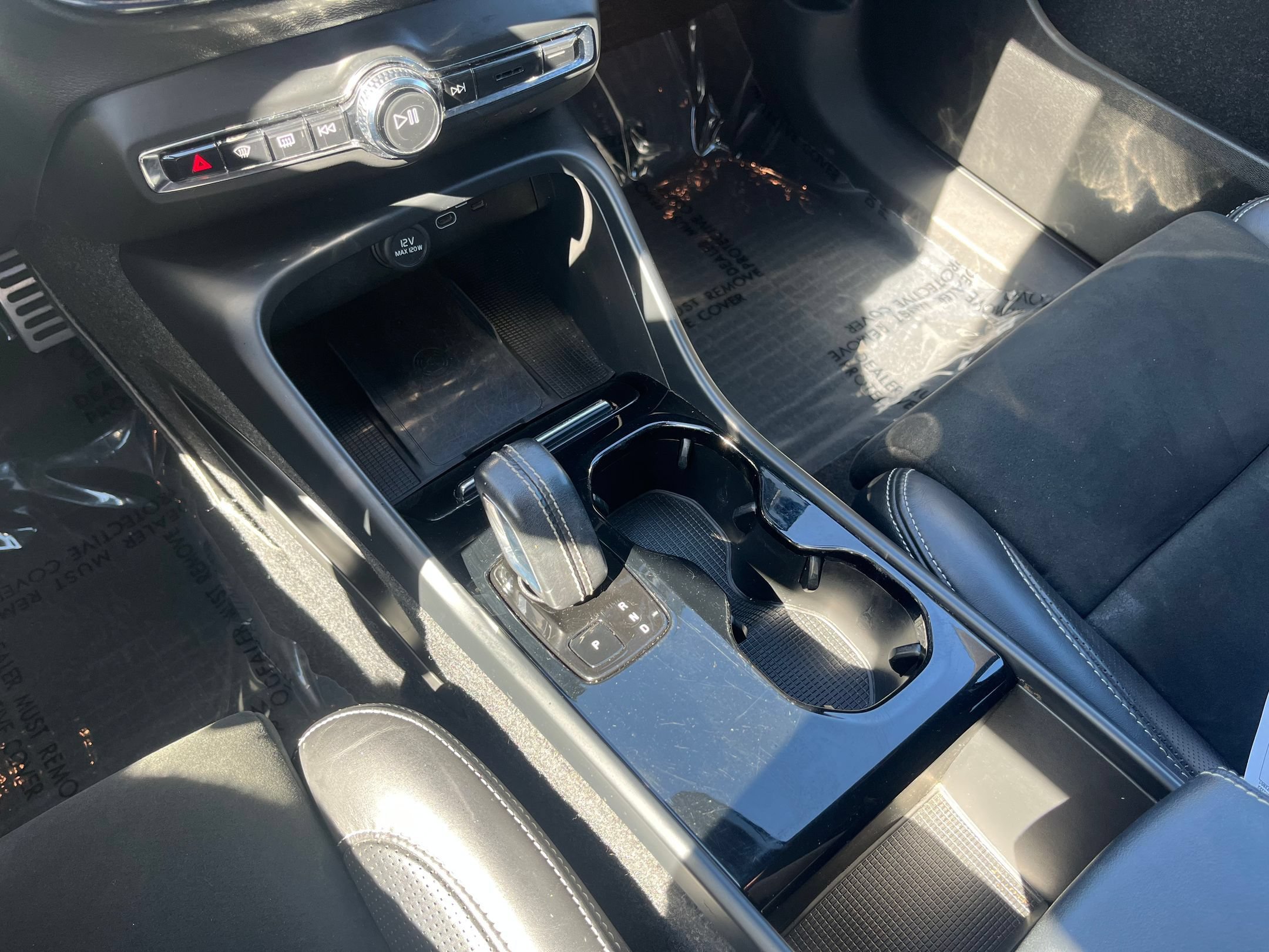 Used 2021 Volvo XC40 P8 Recharge w/ Advanced Package AWD/4WD image 22