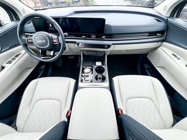 New 2026 Kia Carnival EX image 13