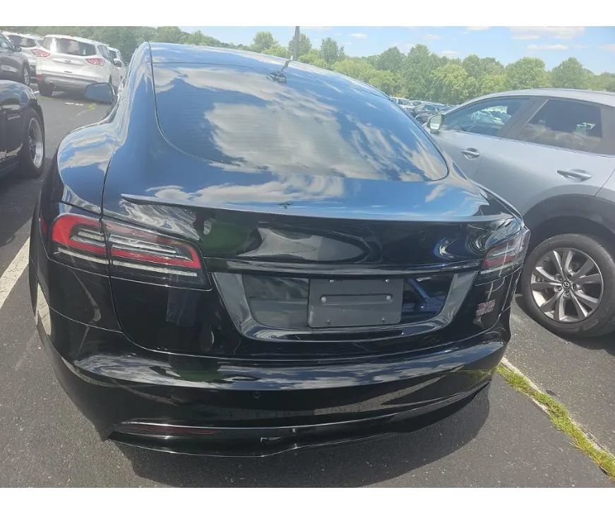 Used 2022 Tesla Model S Plaid AWD/4WD image 2
