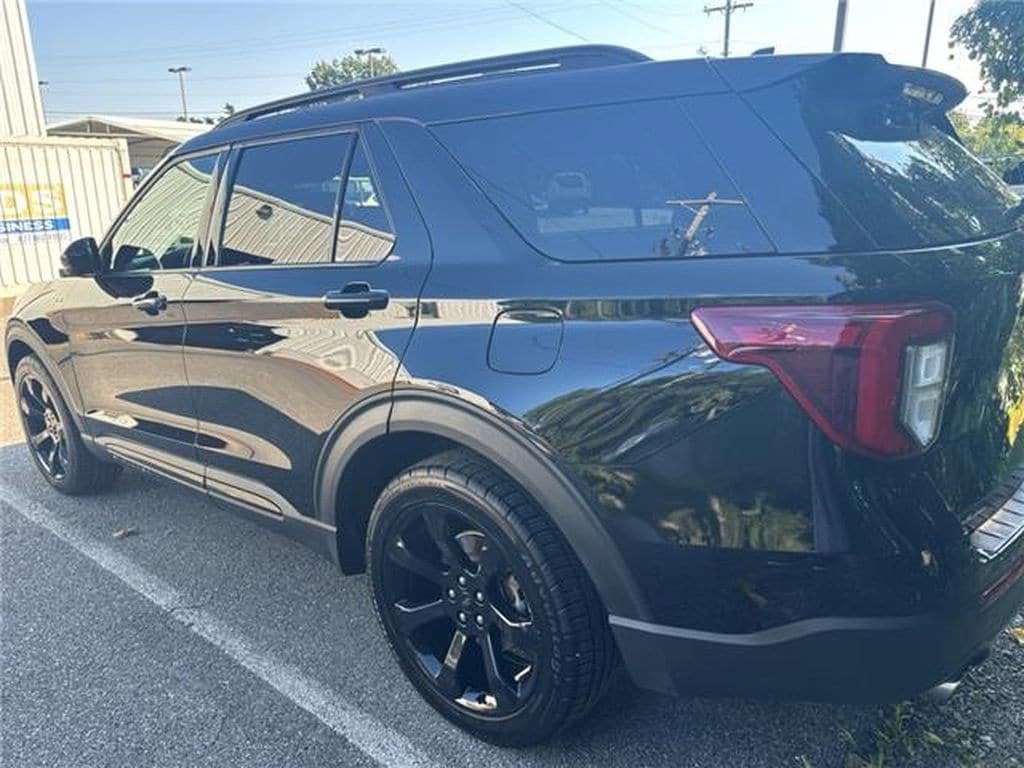 Used 2023 Ford Explorer ST-Line w/ Class IV Trailer Tow Package RWD image 3