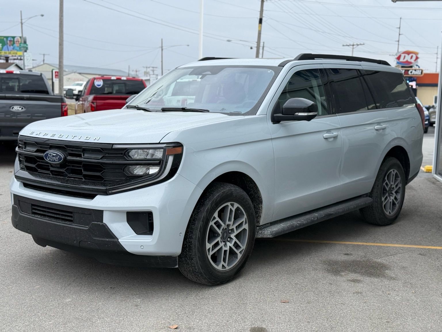 Used 2025 Ford Expedition Active image 2