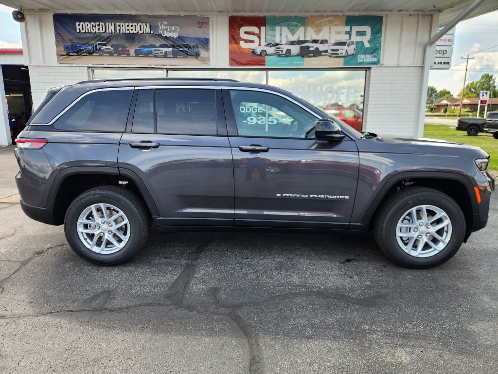 New 2026 Jeep Grand Cherokee Laredo X AWD/4WD image 2